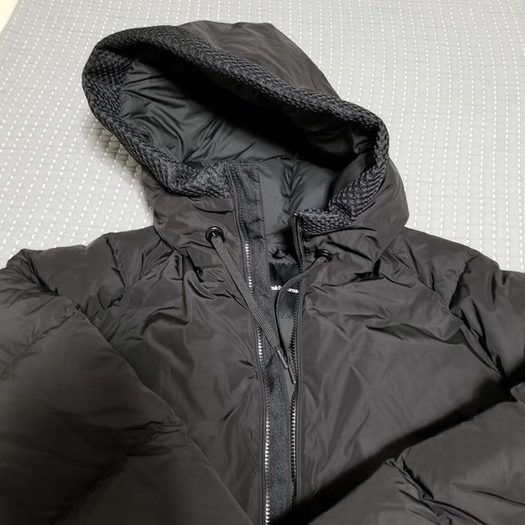 Peak performance Down winter coat. - Picture 4 of 13